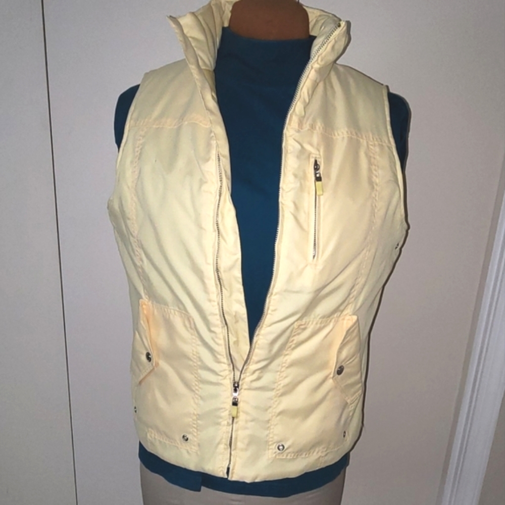 Jones New York soft yellow vest